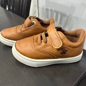 BEVERLY HILLS POLO CLUB Classic Sneaker Toddler Size 5 Tan